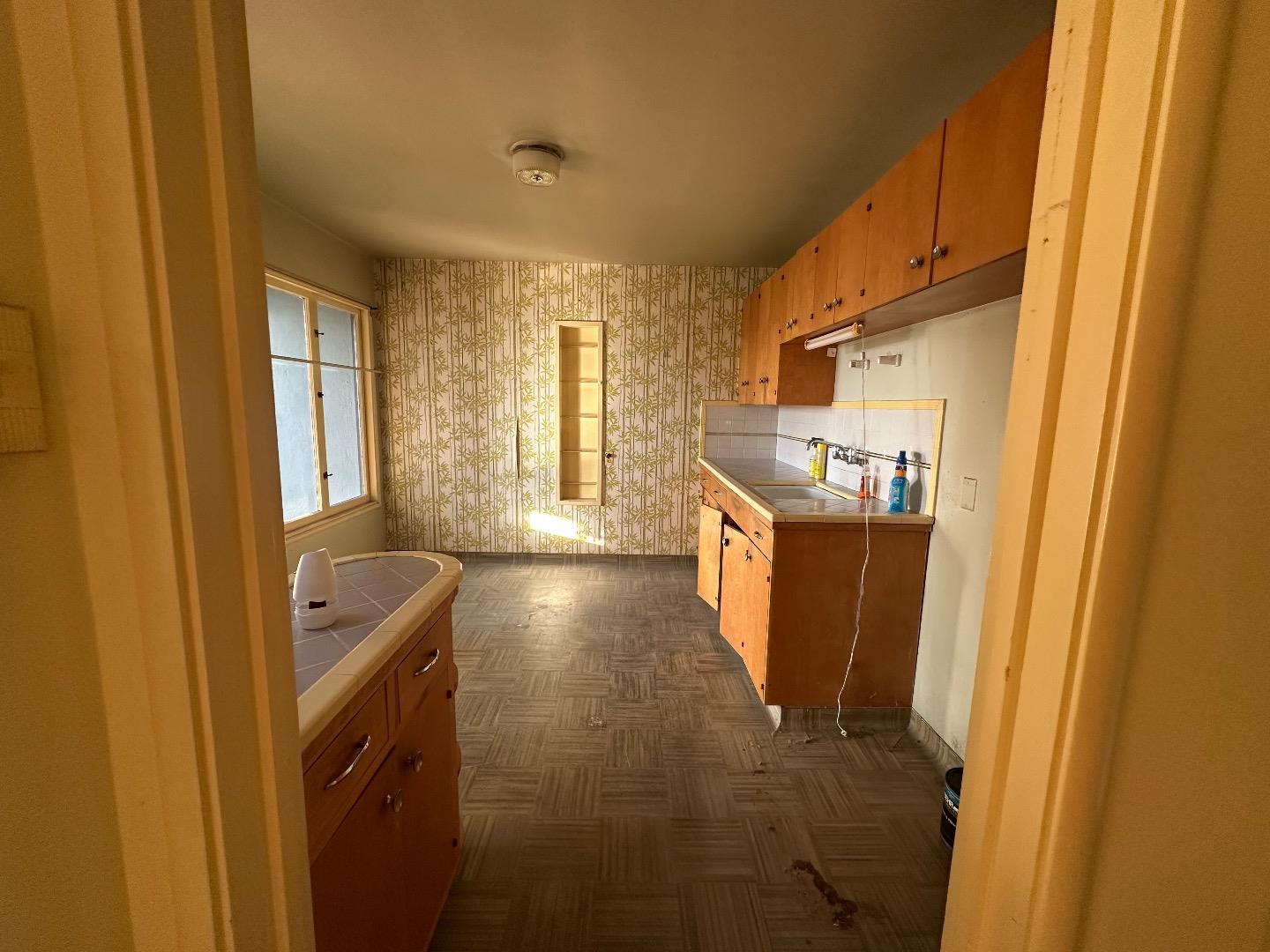Detail Gallery Image 9 of 33 For 366 Chester St, Daly City,  CA 94014 - 2 Beds | 1/1 Baths