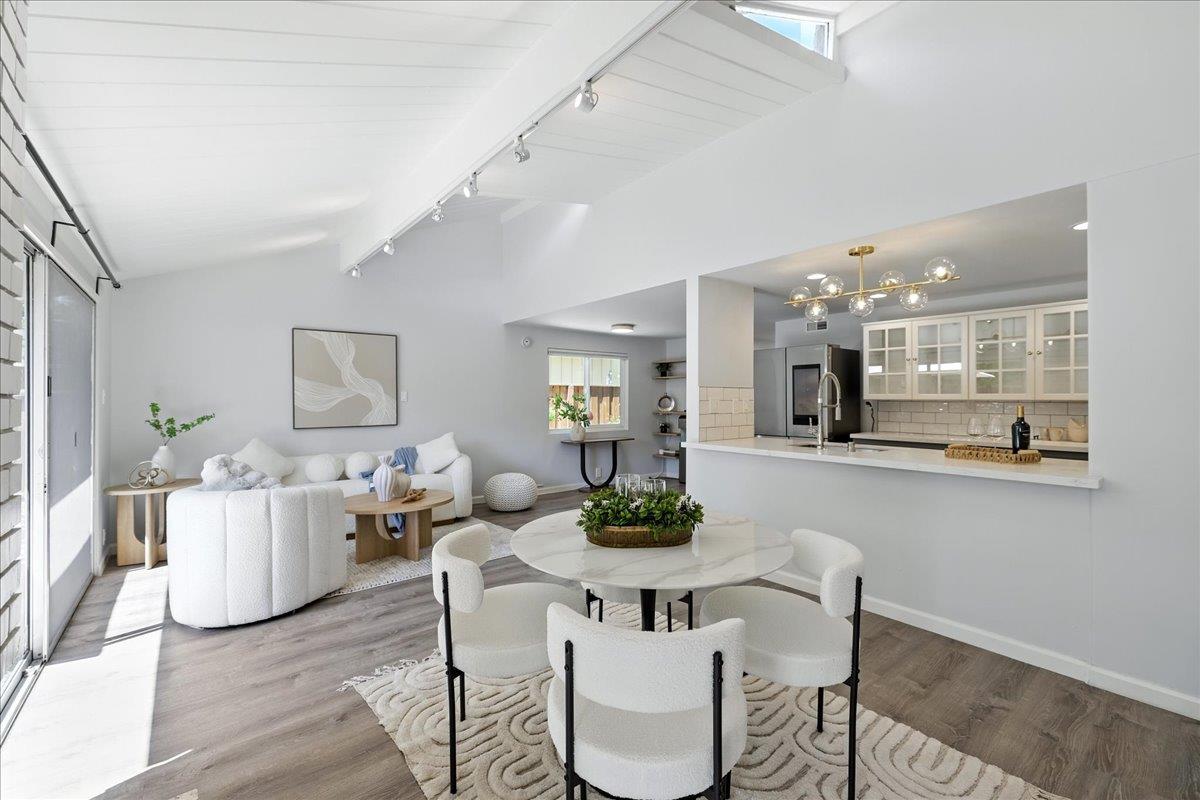 Detail Gallery Image 11 of 47 For 2211 Rock St, Mountain View,  CA 94043 - 4 Beds | 2/1 Baths