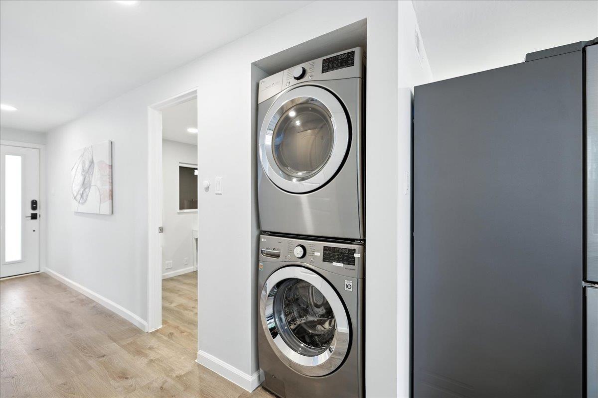Detail Gallery Image 16 of 47 For 2211 Rock St, Mountain View,  CA 94043 - 4 Beds | 2/1 Baths