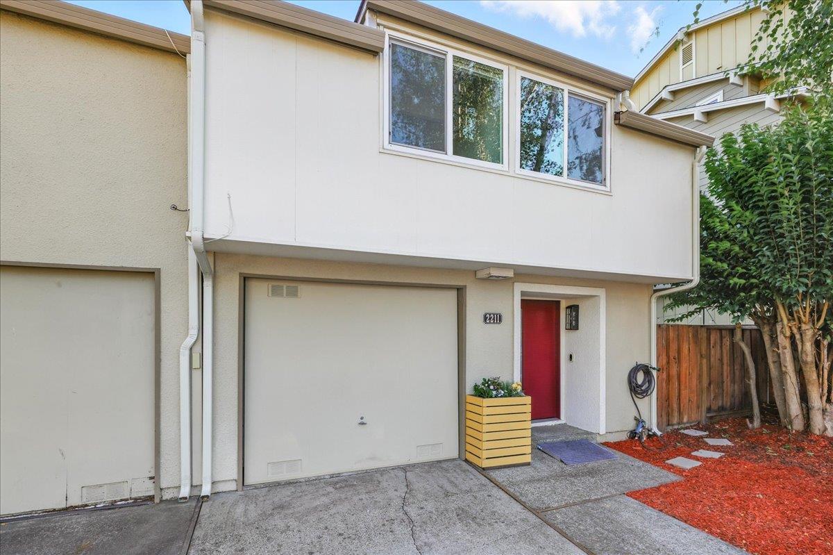 Detail Gallery Image 2 of 47 For 2211 Rock St, Mountain View,  CA 94043 - 4 Beds | 2/1 Baths