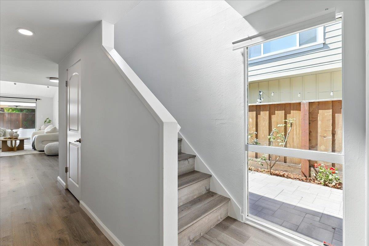 Detail Gallery Image 20 of 47 For 2211 Rock St, Mountain View,  CA 94043 - 4 Beds | 2/1 Baths