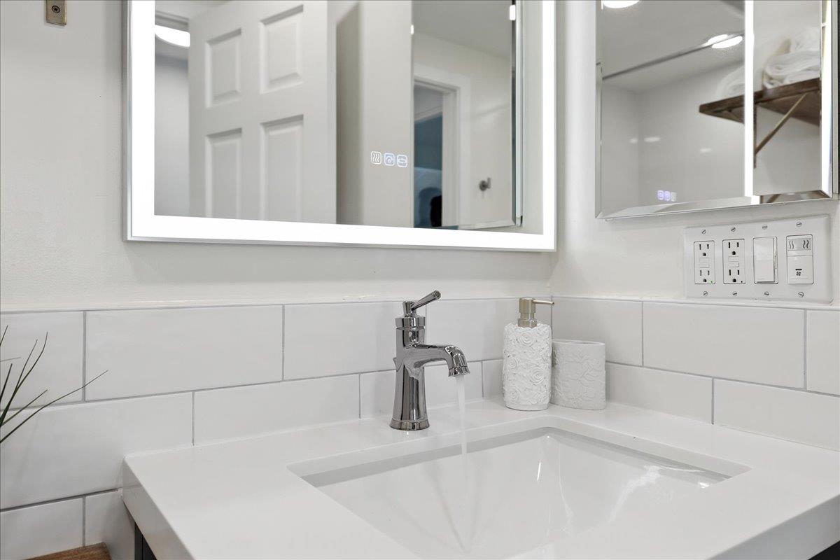 Detail Gallery Image 29 of 47 For 2211 Rock St, Mountain View,  CA 94043 - 4 Beds | 2/1 Baths