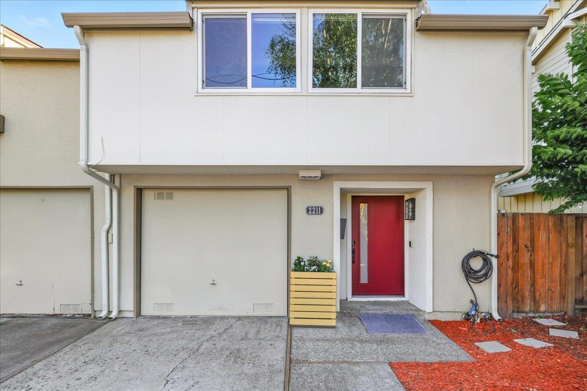 Detail Gallery Image 3 of 47 For 2211 Rock St, Mountain View,  CA 94043 - 4 Beds | 2/1 Baths