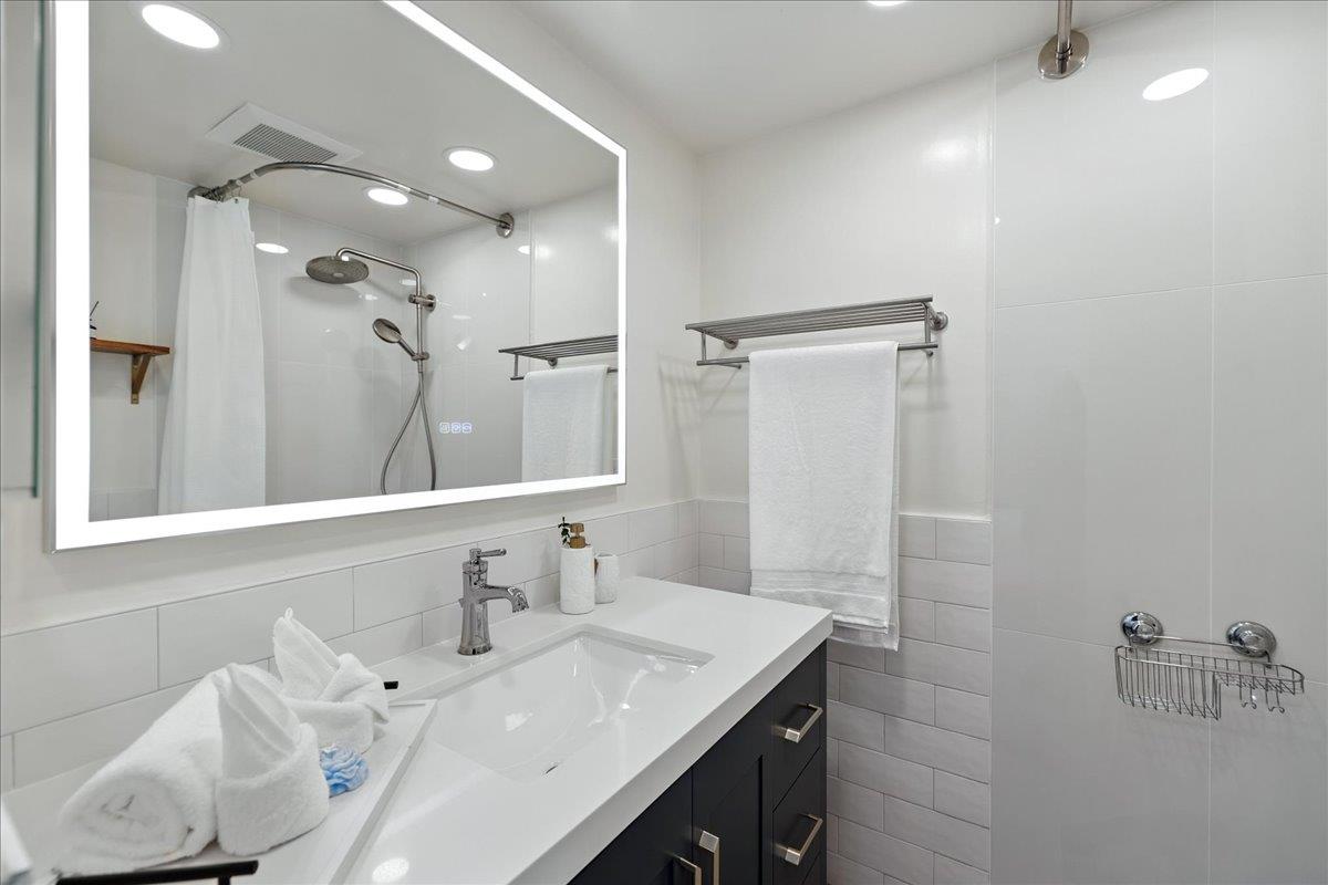 Detail Gallery Image 30 of 47 For 2211 Rock St, Mountain View,  CA 94043 - 4 Beds | 2/1 Baths