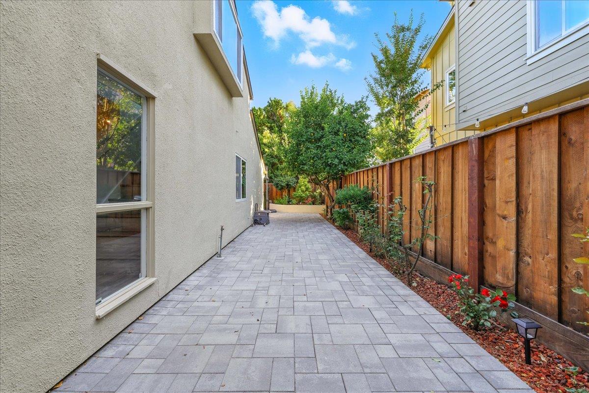 Detail Gallery Image 37 of 47 For 2211 Rock St, Mountain View,  CA 94043 - 4 Beds | 2/1 Baths
