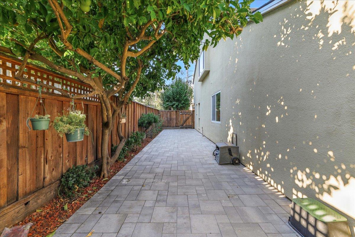 Detail Gallery Image 38 of 47 For 2211 Rock St, Mountain View,  CA 94043 - 4 Beds | 2/1 Baths