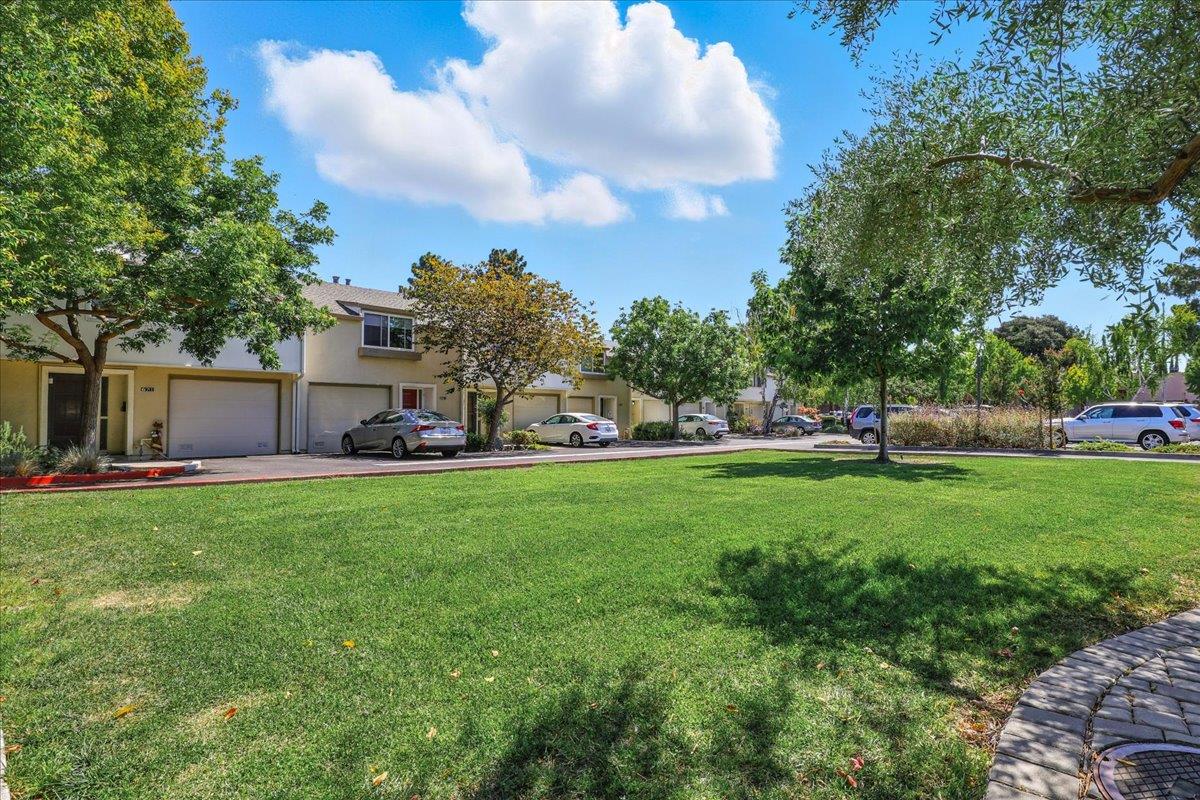 Detail Gallery Image 39 of 47 For 2211 Rock St, Mountain View,  CA 94043 - 4 Beds | 2/1 Baths