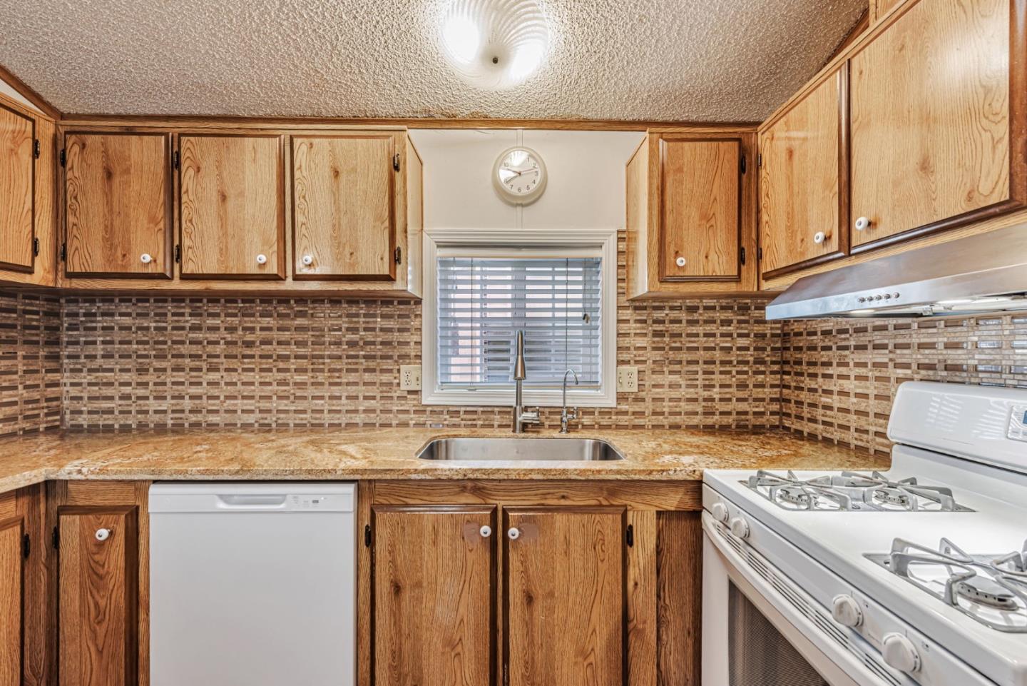 Detail Gallery Image 16 of 41 For 60 Wilson Way #171,  Milpitas,  CA 95035 - 2 Beds | 2 Baths