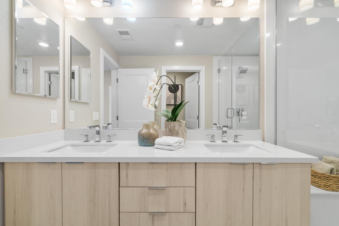 Detail Gallery Image 24 of 34 For 2913 Noyce Pl #217,  Santa Clara,  CA 95051 - 2 Beds | 2/1 Baths