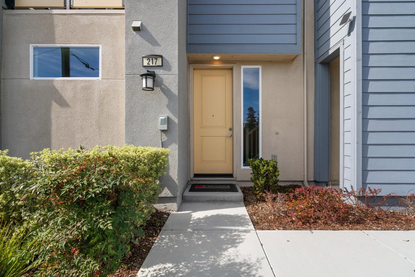 Detail Gallery Image 3 of 34 For 2913 Noyce Pl #217,  Santa Clara,  CA 95051 - 2 Beds | 2/1 Baths
