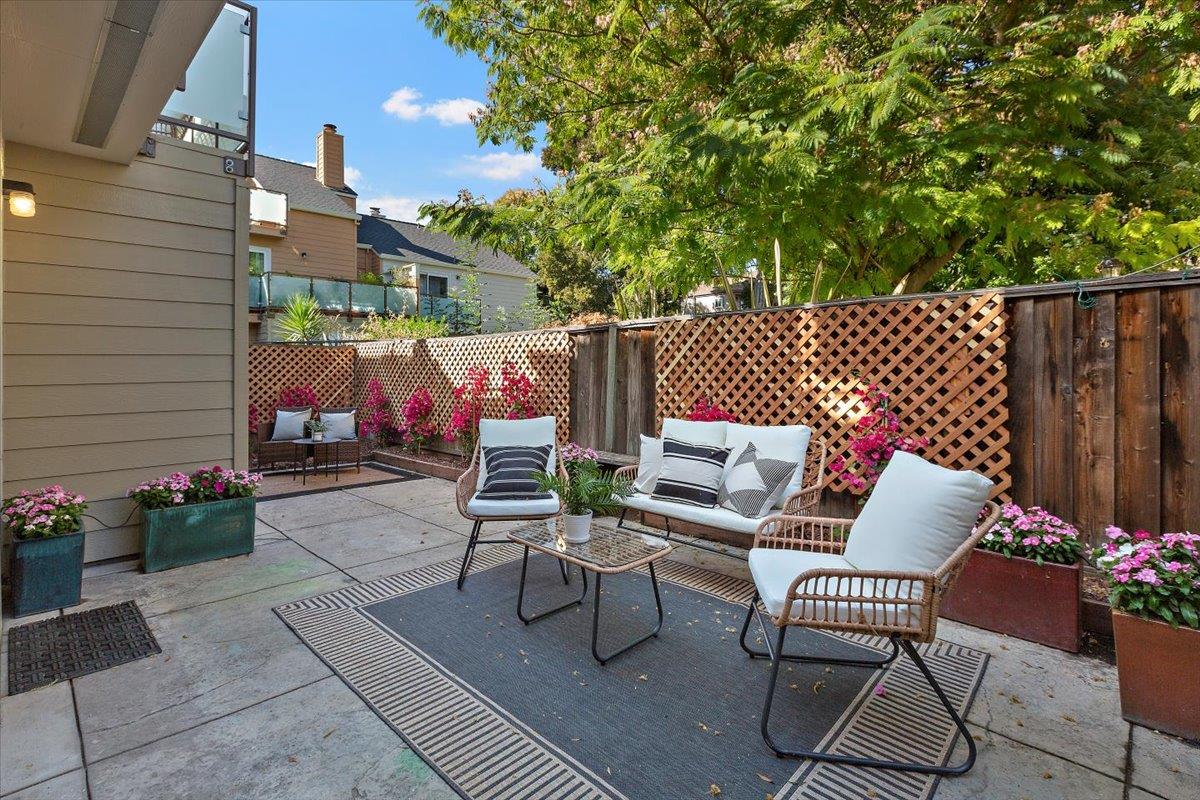 Detail Gallery Image 10 of 38 For 363 N Rengstorff Ave #5,  Mountain View,  CA 94043 - 3 Beds | 2 Baths