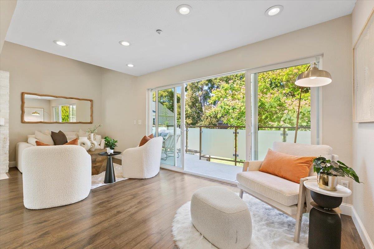 Detail Gallery Image 13 of 38 For 363 N Rengstorff Ave #5,  Mountain View,  CA 94043 - 3 Beds | 2 Baths