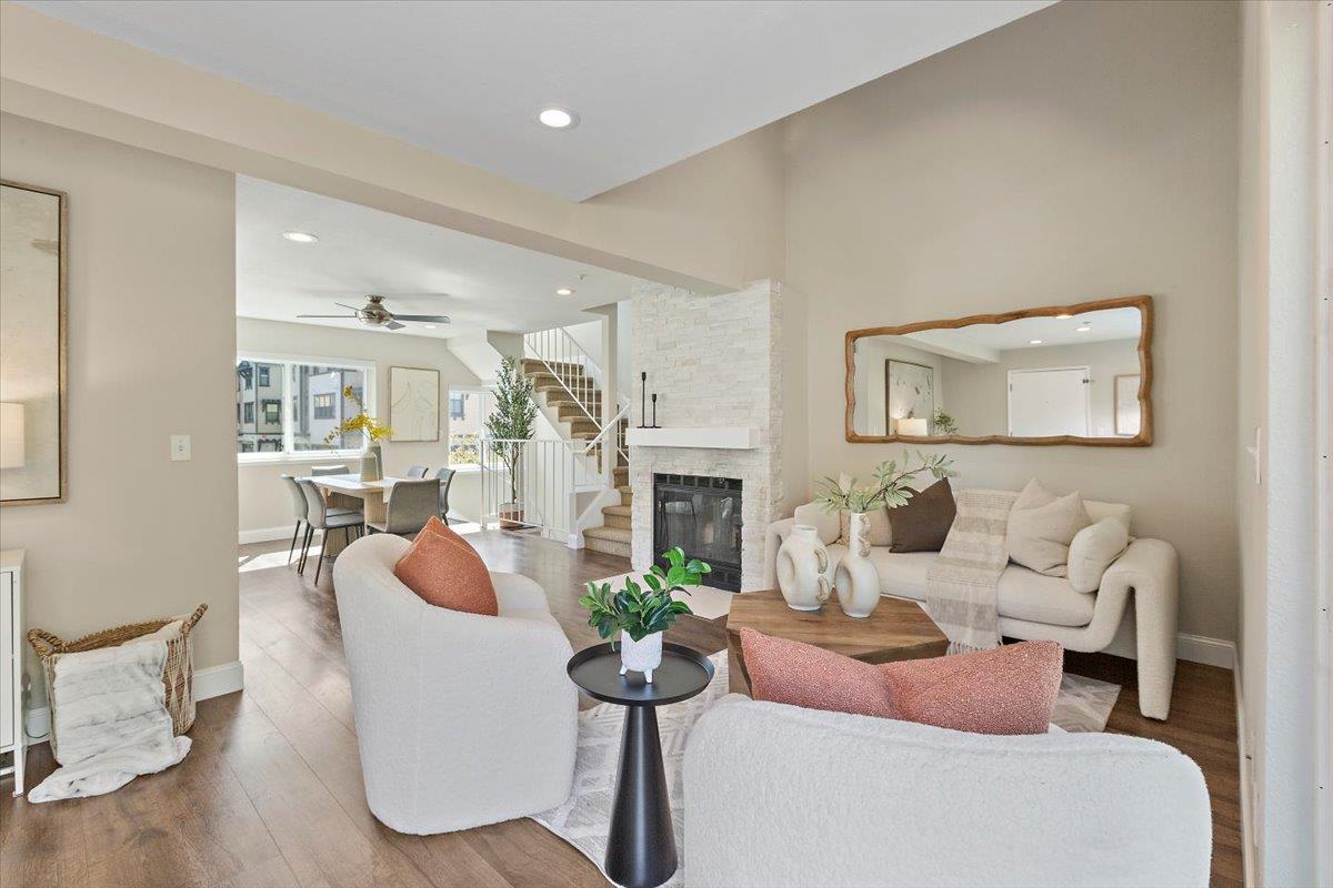 Detail Gallery Image 14 of 38 For 363 N Rengstorff Ave #5,  Mountain View,  CA 94043 - 3 Beds | 2 Baths