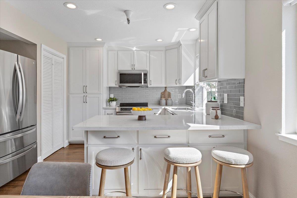 Detail Gallery Image 20 of 38 For 363 N Rengstorff Ave #5,  Mountain View,  CA 94043 - 3 Beds | 2 Baths