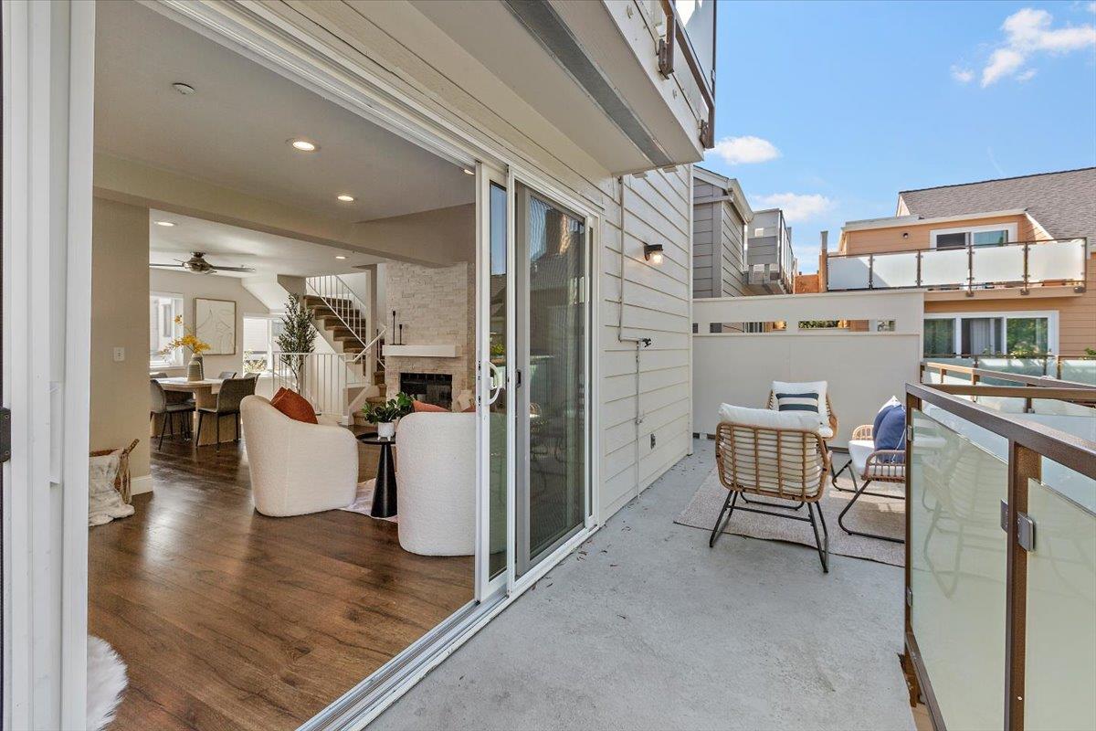 Detail Gallery Image 22 of 38 For 363 N Rengstorff Ave #5,  Mountain View,  CA 94043 - 3 Beds | 2 Baths