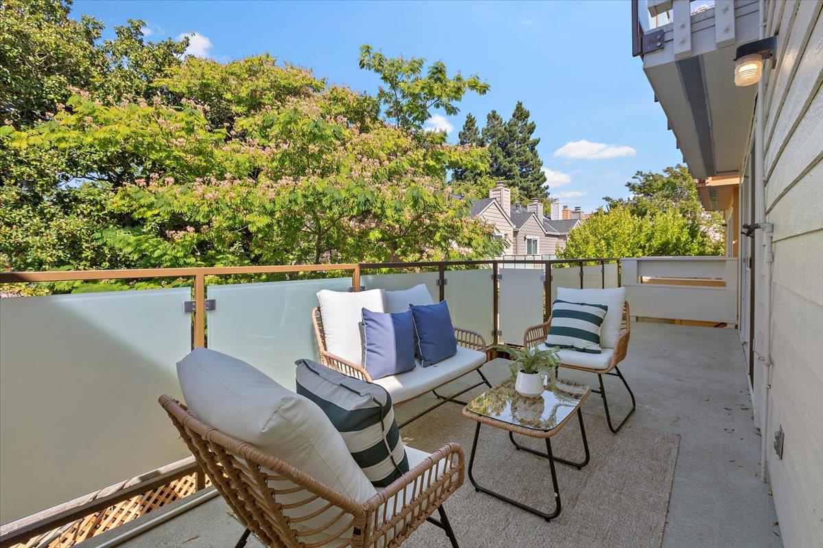 Detail Gallery Image 23 of 38 For 363 N Rengstorff Ave #5,  Mountain View,  CA 94043 - 3 Beds | 2 Baths