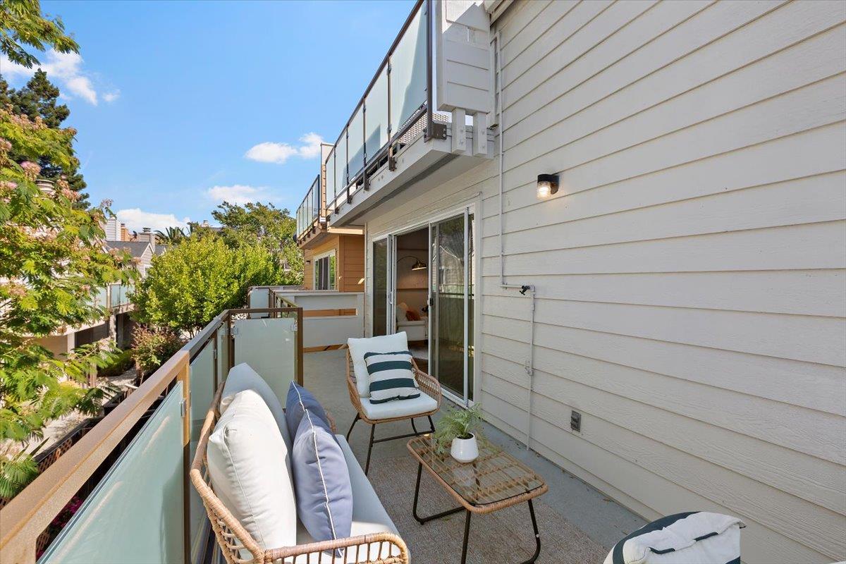 Detail Gallery Image 24 of 38 For 363 N Rengstorff Ave #5,  Mountain View,  CA 94043 - 3 Beds | 2 Baths