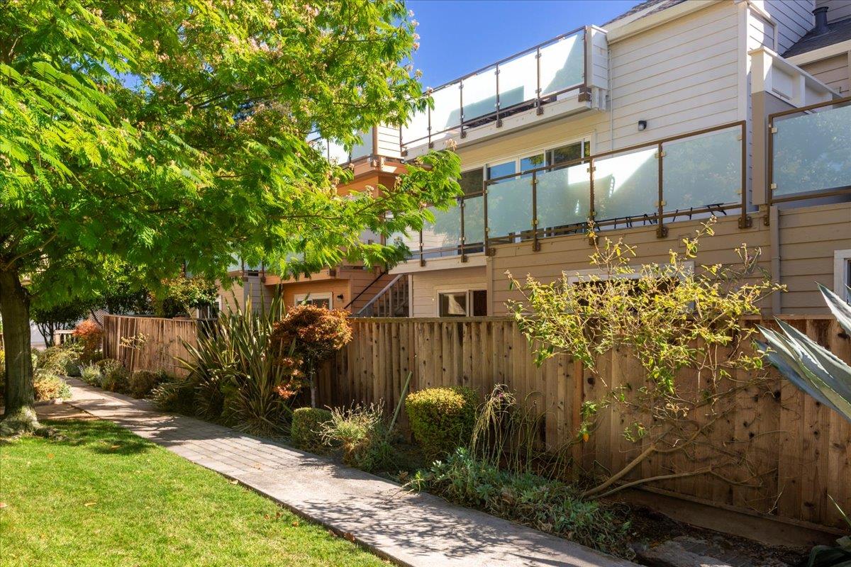 Detail Gallery Image 36 of 38 For 363 N Rengstorff Ave #5,  Mountain View,  CA 94043 - 3 Beds | 2 Baths