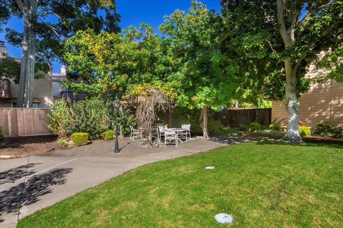 Detail Gallery Image 37 of 38 For 363 N Rengstorff Ave #5,  Mountain View,  CA 94043 - 3 Beds | 2 Baths