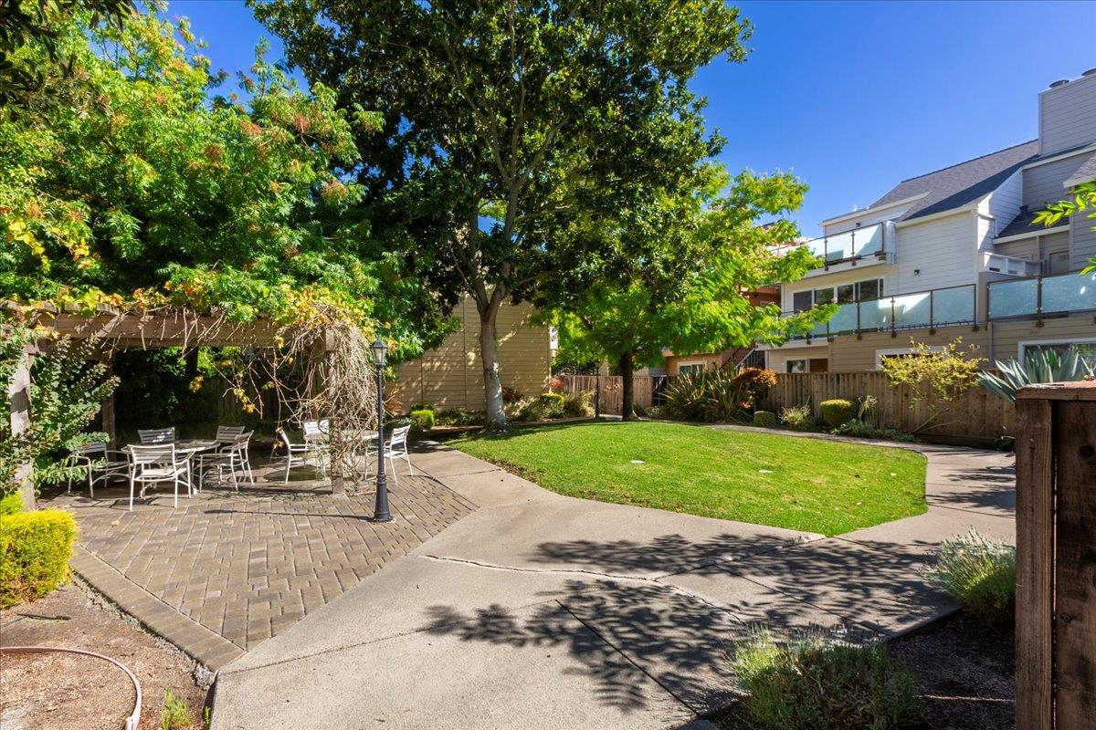 Detail Gallery Image 38 of 38 For 363 N Rengstorff Ave #5,  Mountain View,  CA 94043 - 3 Beds | 2 Baths