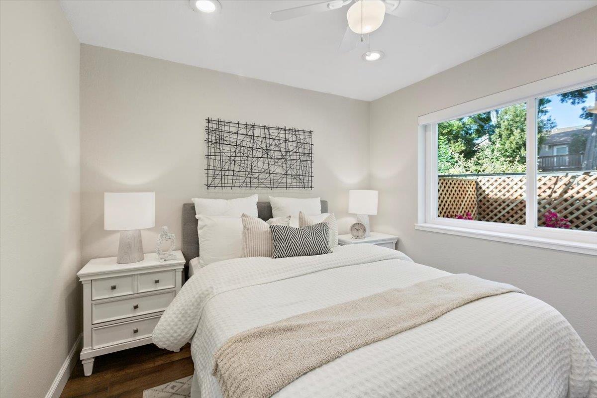 Detail Gallery Image 4 of 38 For 363 N Rengstorff Ave #5,  Mountain View,  CA 94043 - 3 Beds | 2 Baths
