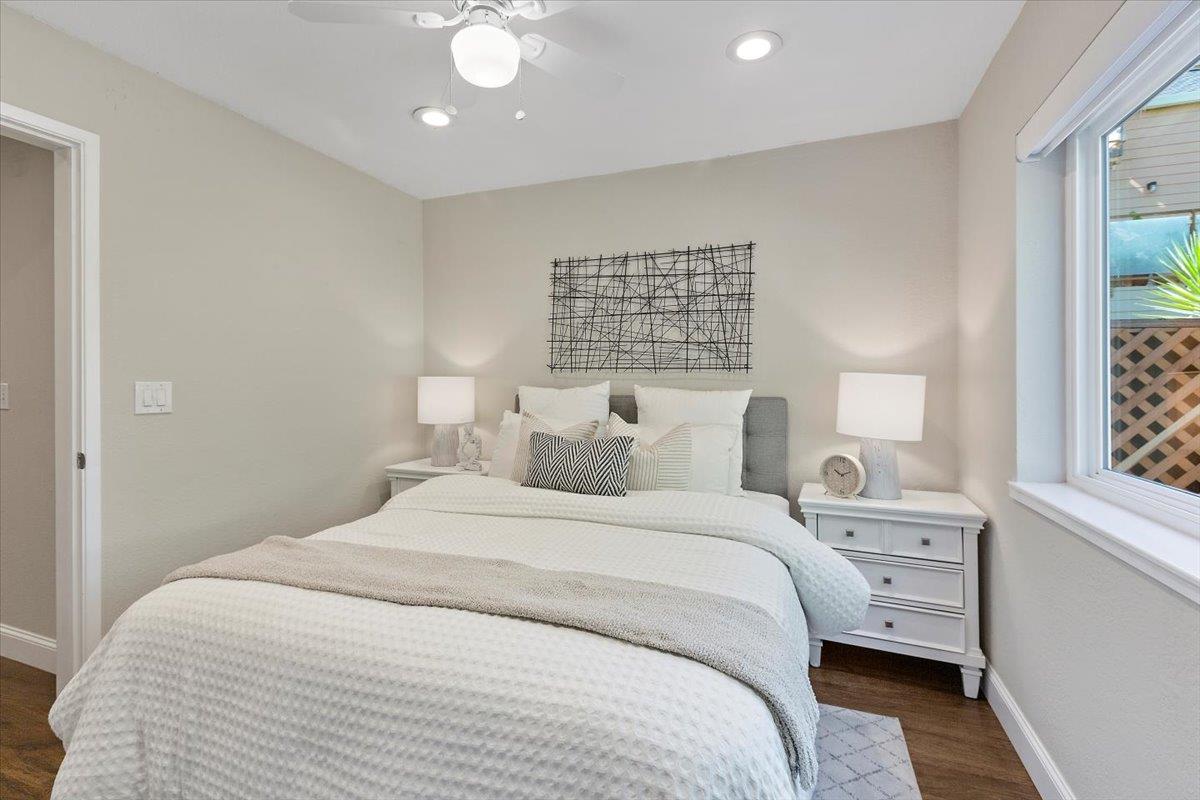 Detail Gallery Image 5 of 38 For 363 N Rengstorff Ave #5,  Mountain View,  CA 94043 - 3 Beds | 2 Baths