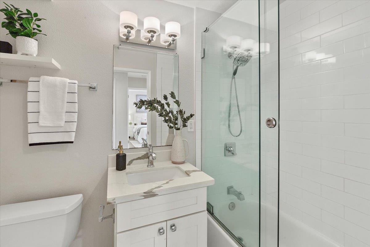 Detail Gallery Image 8 of 38 For 363 N Rengstorff Ave #5,  Mountain View,  CA 94043 - 3 Beds | 2 Baths
