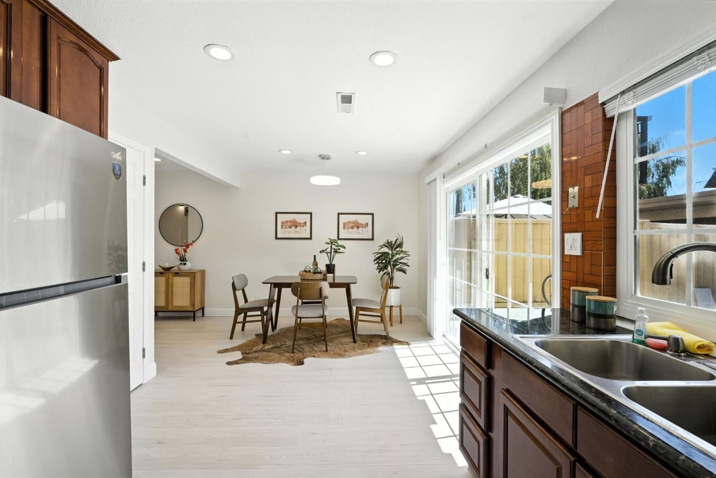 Detail Gallery Image 12 of 45 For 27726 Del Norte Ct, Hayward,  CA 94545 - 4 Beds | 2/1 Baths