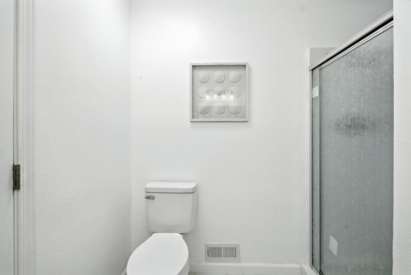 Detail Gallery Image 25 of 45 For 27726 Del Norte Ct, Hayward,  CA 94545 - 4 Beds | 2/1 Baths