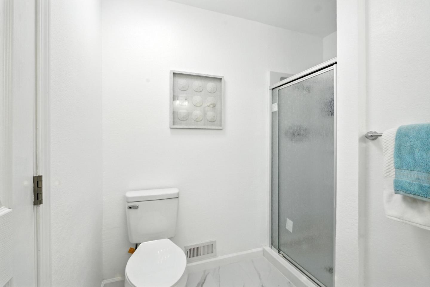 Detail Gallery Image 26 of 45 For 27726 Del Norte Ct, Hayward,  CA 94545 - 4 Beds | 2/1 Baths