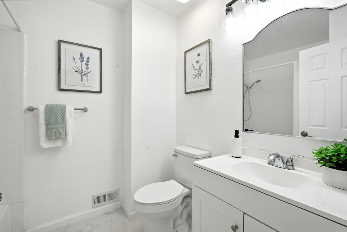Detail Gallery Image 28 of 45 For 27726 Del Norte Ct, Hayward,  CA 94545 - 4 Beds | 2/1 Baths