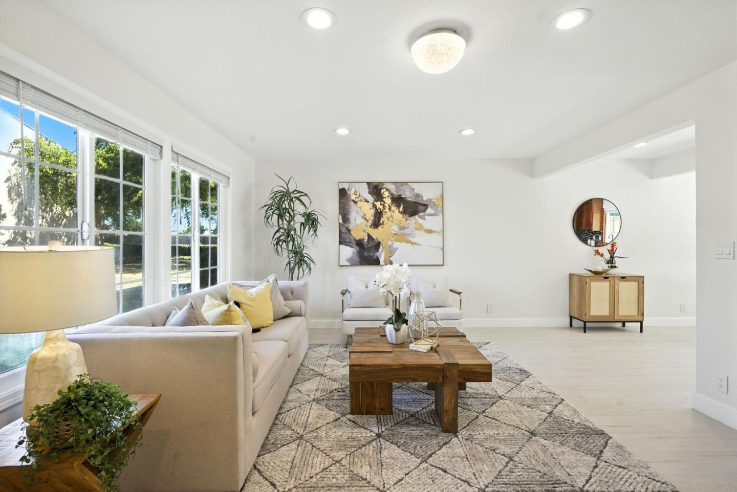 Detail Gallery Image 3 of 45 For 27726 Del Norte Ct, Hayward,  CA 94545 - 4 Beds | 2/1 Baths