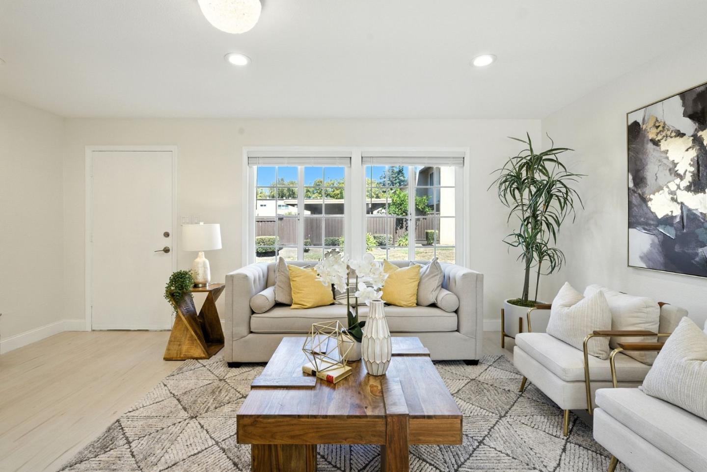 Detail Gallery Image 5 of 45 For 27726 Del Norte Ct, Hayward,  CA 94545 - 4 Beds | 2/1 Baths