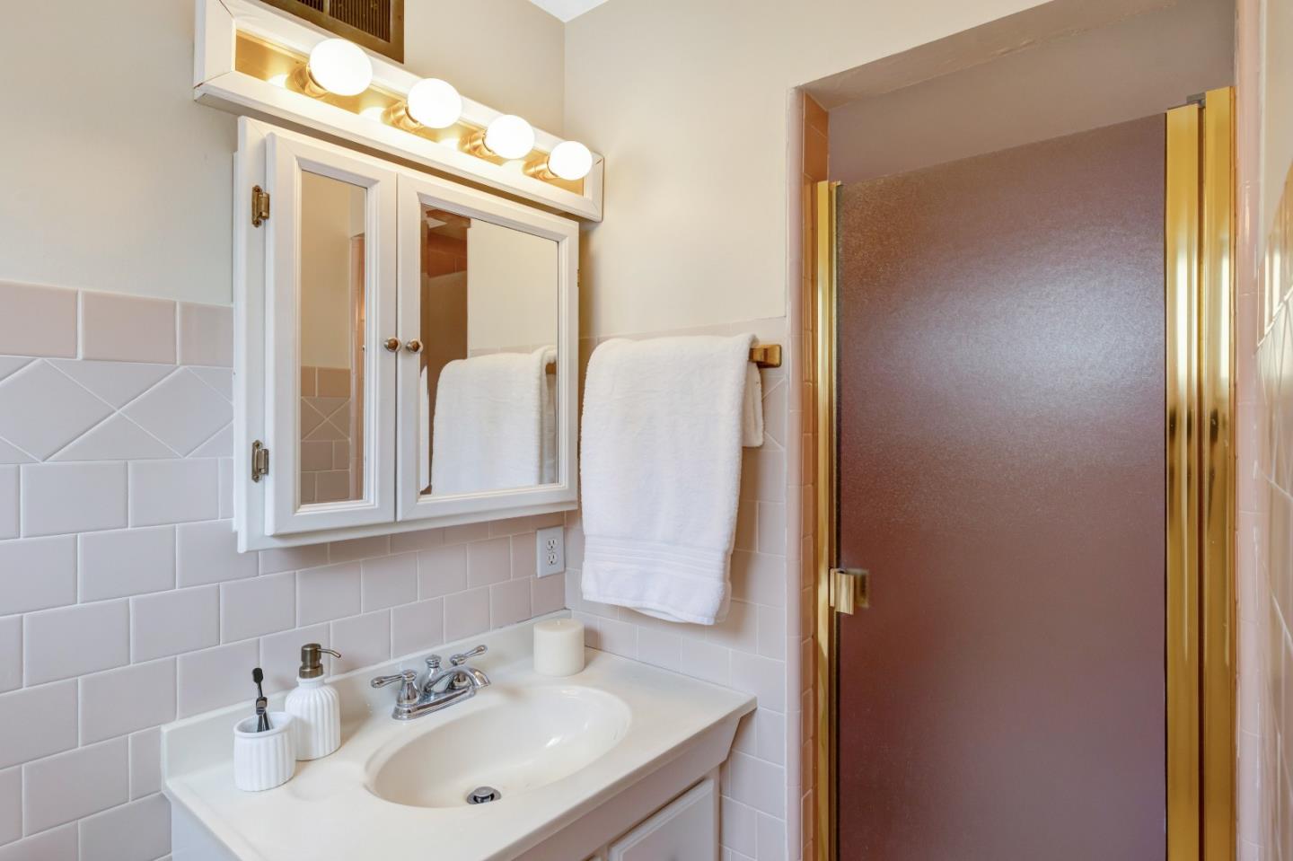 Detail Gallery Image 10 of 15 For 3370 Rio Rd, Carmel,  CA 93923 - 3 Beds | 2 Baths