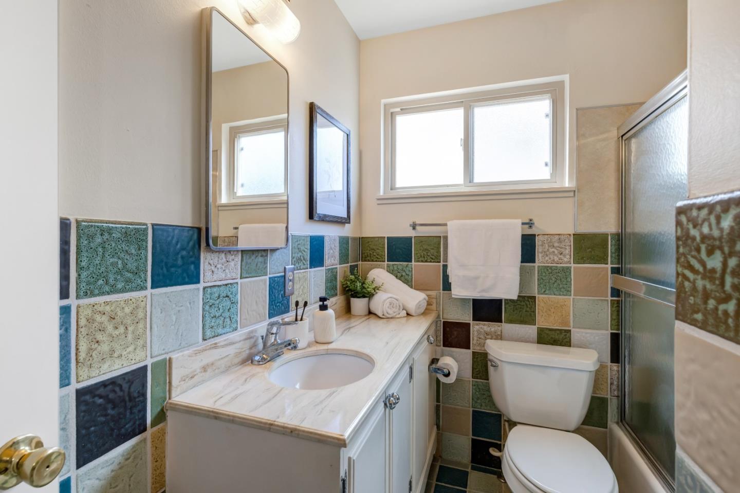 Detail Gallery Image 12 of 15 For 3370 Rio Rd, Carmel,  CA 93923 - 3 Beds | 2 Baths