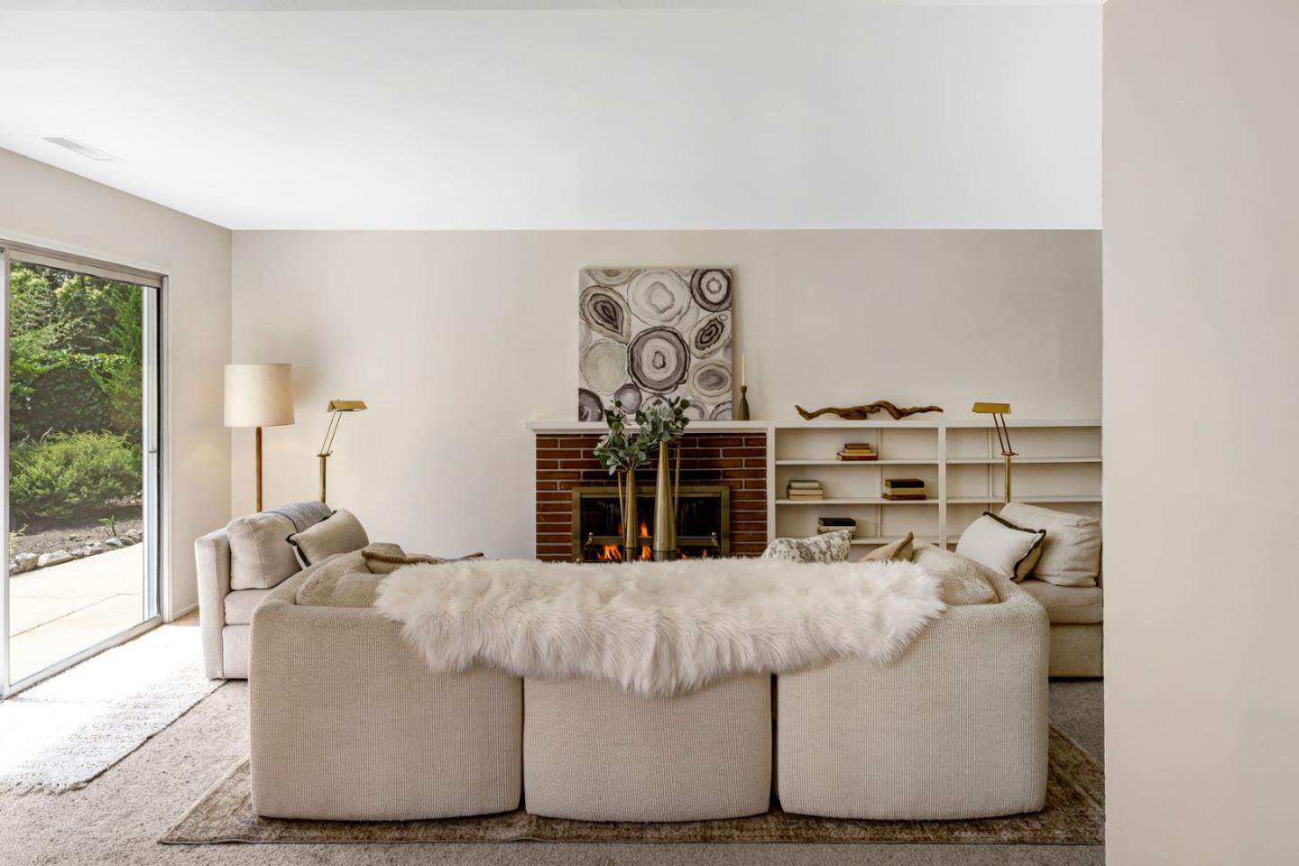 Detail Gallery Image 4 of 15 For 3370 Rio Rd, Carmel,  CA 93923 - 3 Beds | 2 Baths
