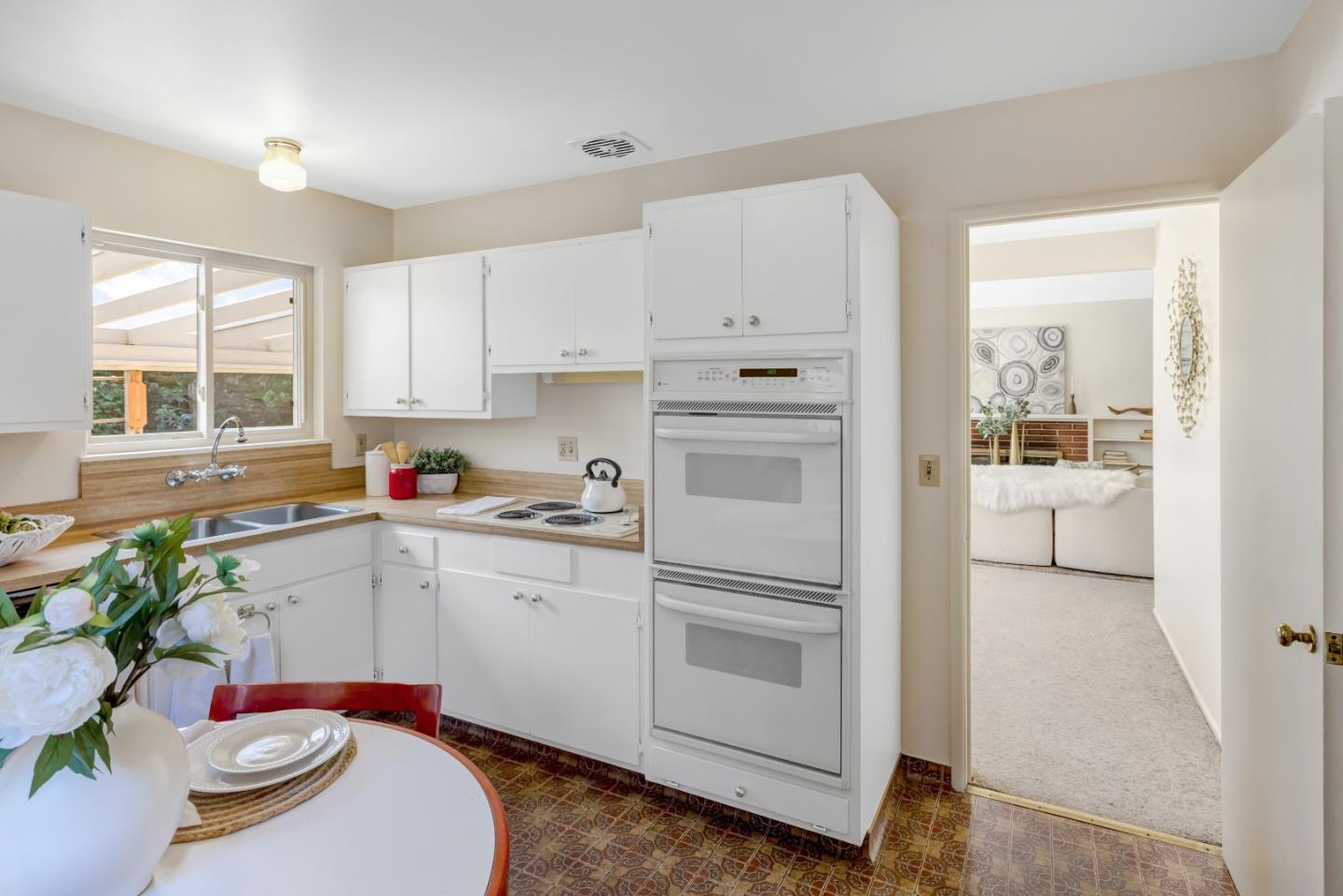 Detail Gallery Image 6 of 15 For 3370 Rio Rd, Carmel,  CA 93923 - 3 Beds | 2 Baths
