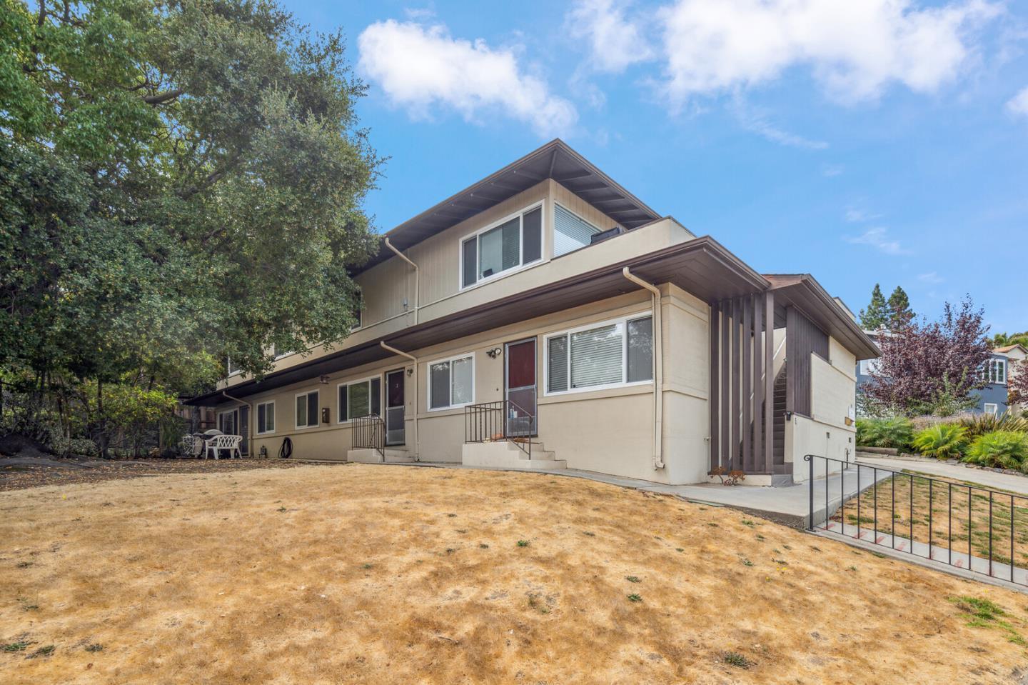 Detail Gallery Image 5 of 7 For 64 Laurel St, San Carlos,  CA 94070 - – Beds | – Baths