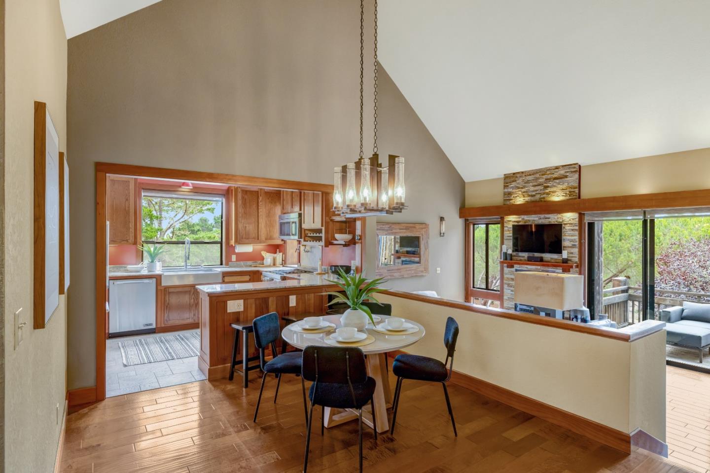 Detail Gallery Image 11 of 42 For 24520 Outlook Dr #24,  Carmel,  CA 93923 - 2 Beds | 2 Baths