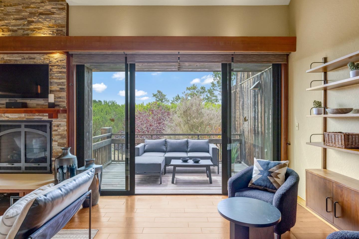 Detail Gallery Image 4 of 42 For 24520 Outlook Dr #24,  Carmel,  CA 93923 - 2 Beds | 2 Baths