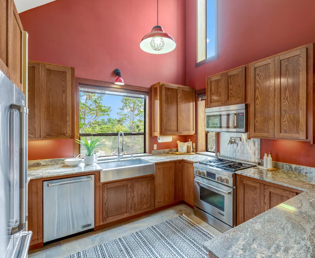 Detail Gallery Image 7 of 42 For 24520 Outlook Dr #24,  Carmel,  CA 93923 - 2 Beds | 2 Baths