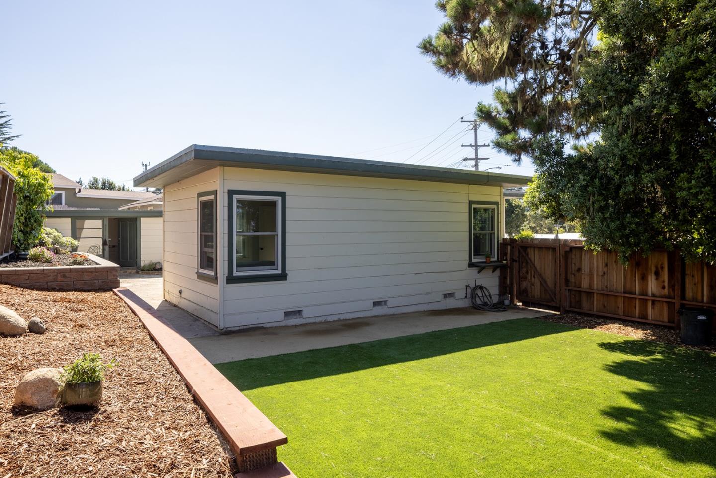 Detail Gallery Image 17 of 20 For 1001 David Ave, Pacific Grove,  CA 93950 - 2 Beds | 1 Baths