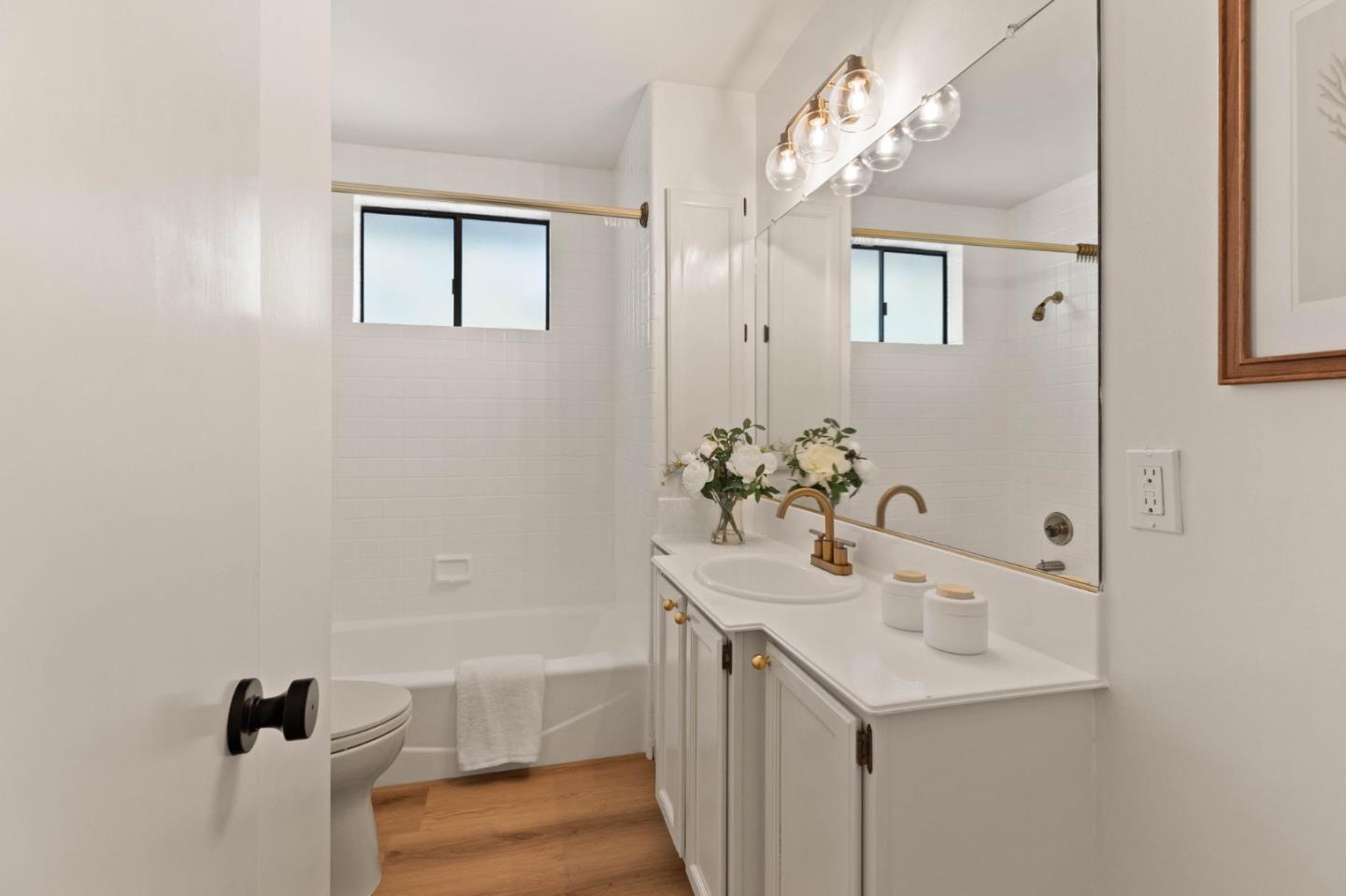 Detail Gallery Image 24 of 32 For 2605 Graceland Ave, San Carlos,  CA 94070 - 3 Beds | 2 Baths