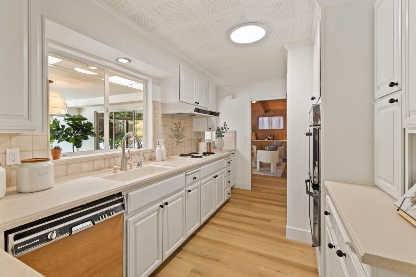 Detail Gallery Image 8 of 32 For 2605 Graceland Ave, San Carlos,  CA 94070 - 3 Beds | 2 Baths