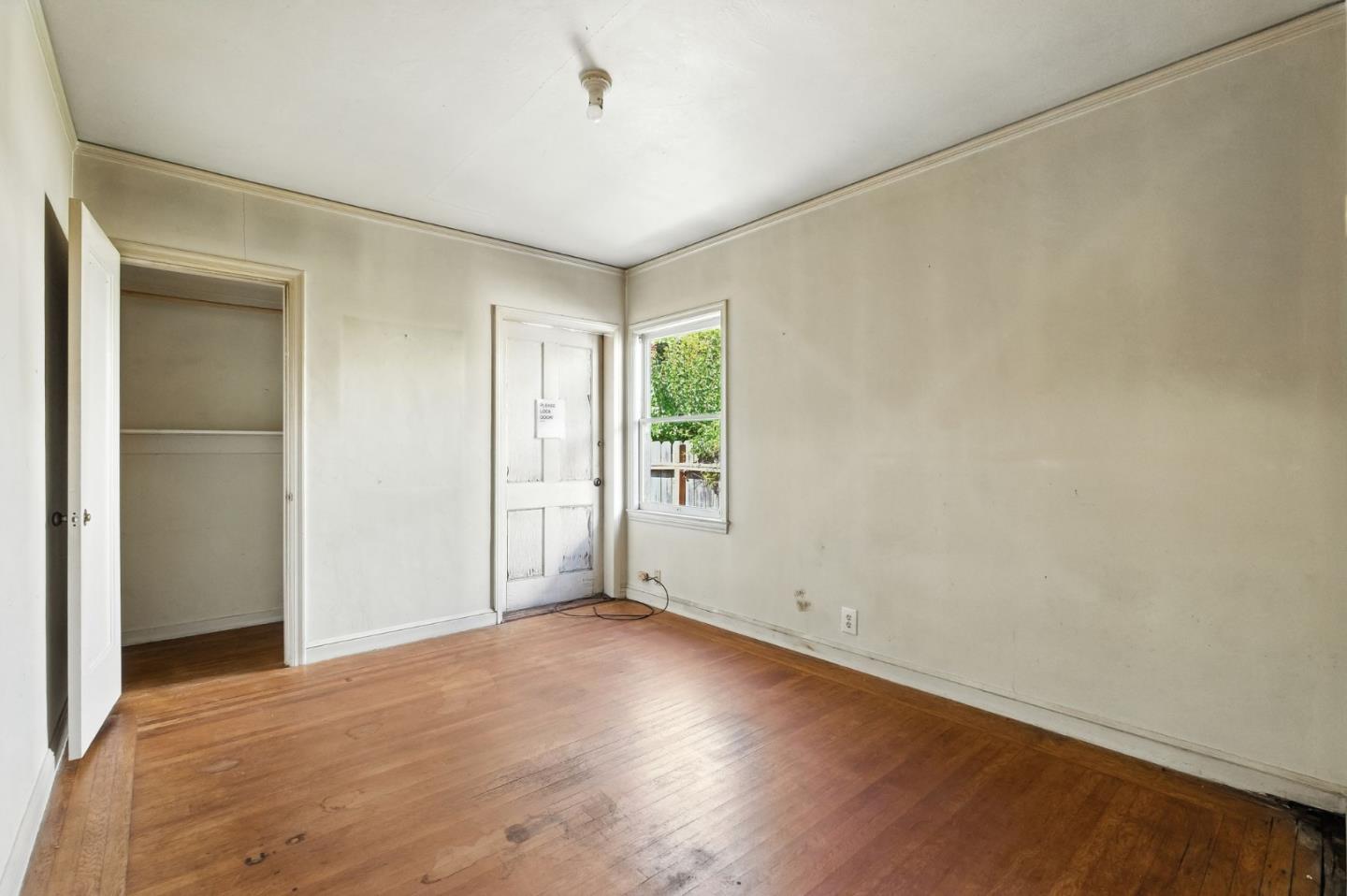 Detail Gallery Image 11 of 24 For 1100 Grove Ave, Burlingame,  CA 94010 - 2 Beds | 1 Baths