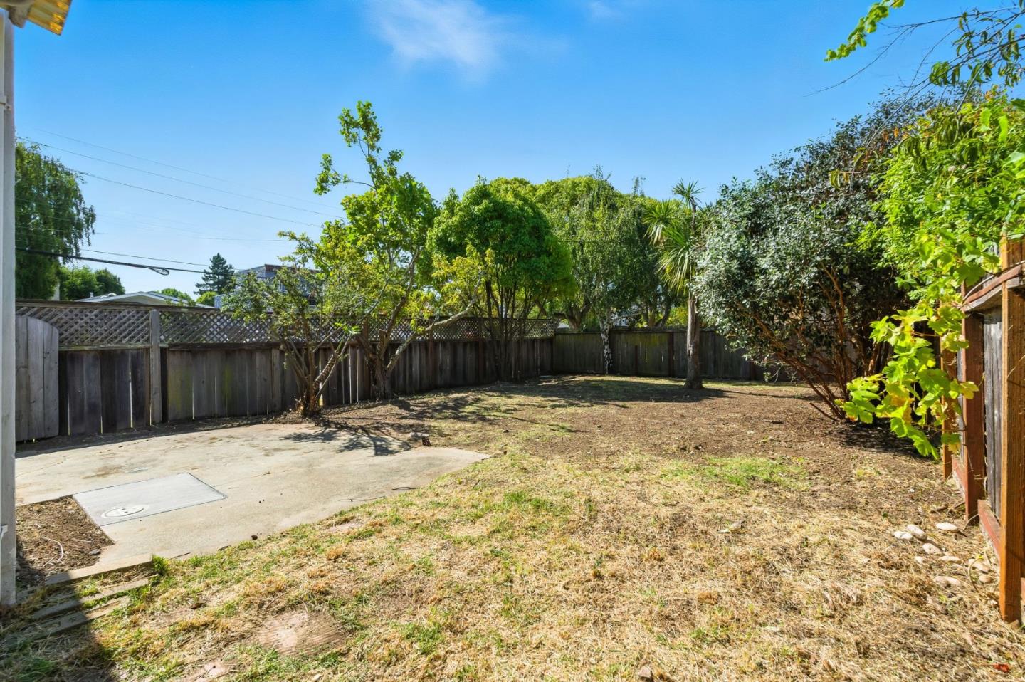 Detail Gallery Image 16 of 24 For 1100 Grove Ave, Burlingame,  CA 94010 - 2 Beds | 1 Baths