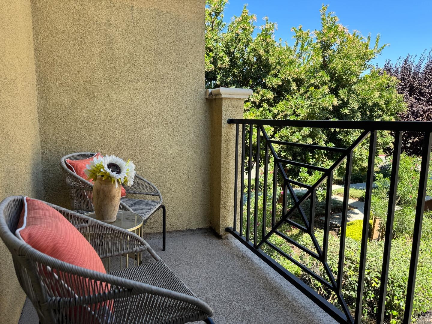 Detail Gallery Image 16 of 20 For 398 Expedition Ln, Milpitas,  CA 95035 - 2 Beds | 2/1 Baths