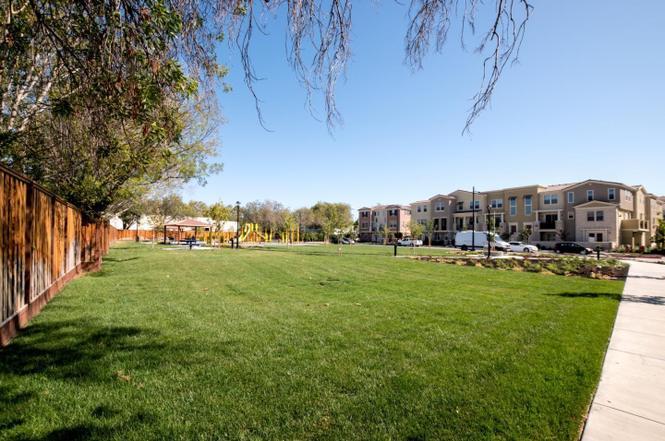 Detail Gallery Image 18 of 20 For 398 Expedition Ln, Milpitas,  CA 95035 - 2 Beds | 2/1 Baths