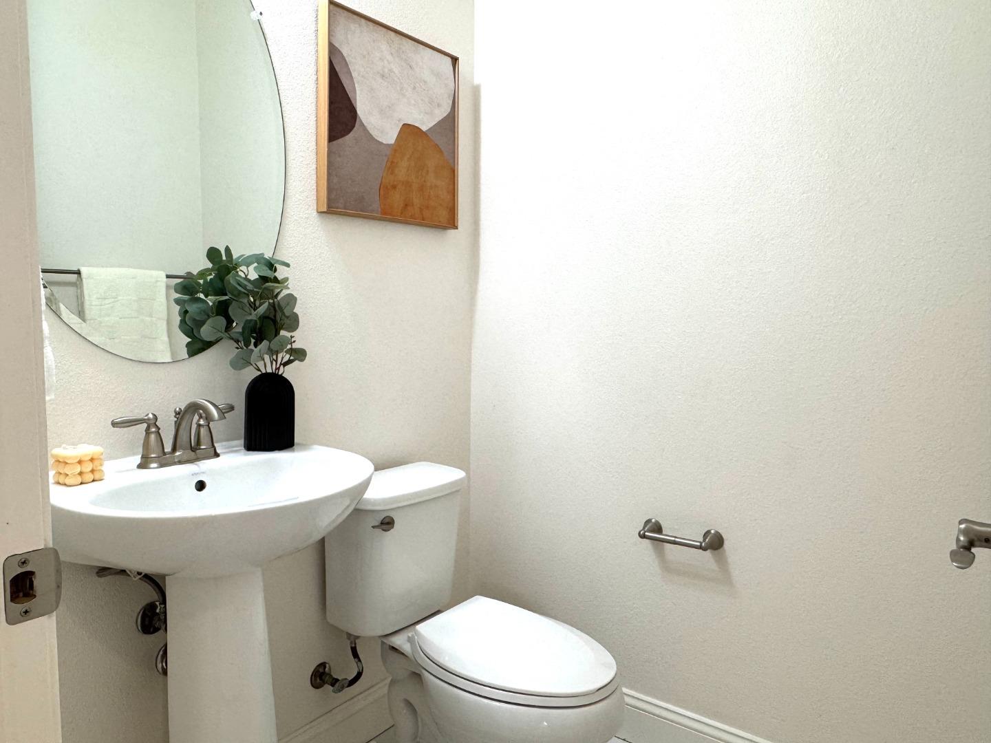 Detail Gallery Image 8 of 20 For 398 Expedition Ln, Milpitas,  CA 95035 - 2 Beds | 2/1 Baths
