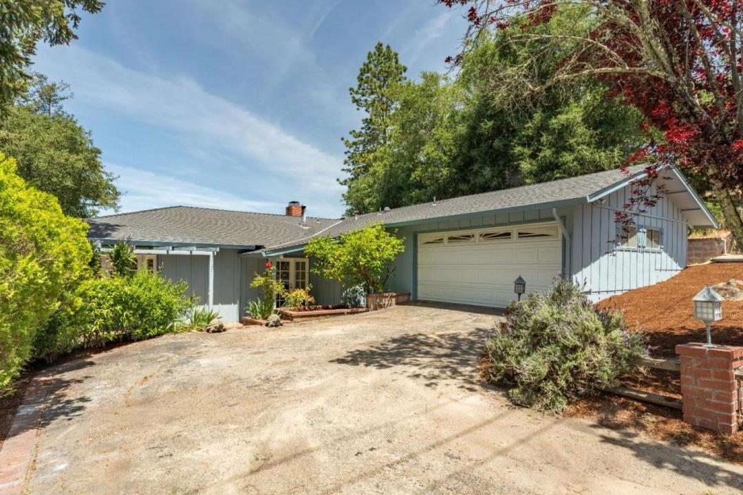 Detail Gallery Image 3 of 32 For 155 Stanford Dr, Ben Lomond,  CA 95005 - 5 Beds | 3 Baths